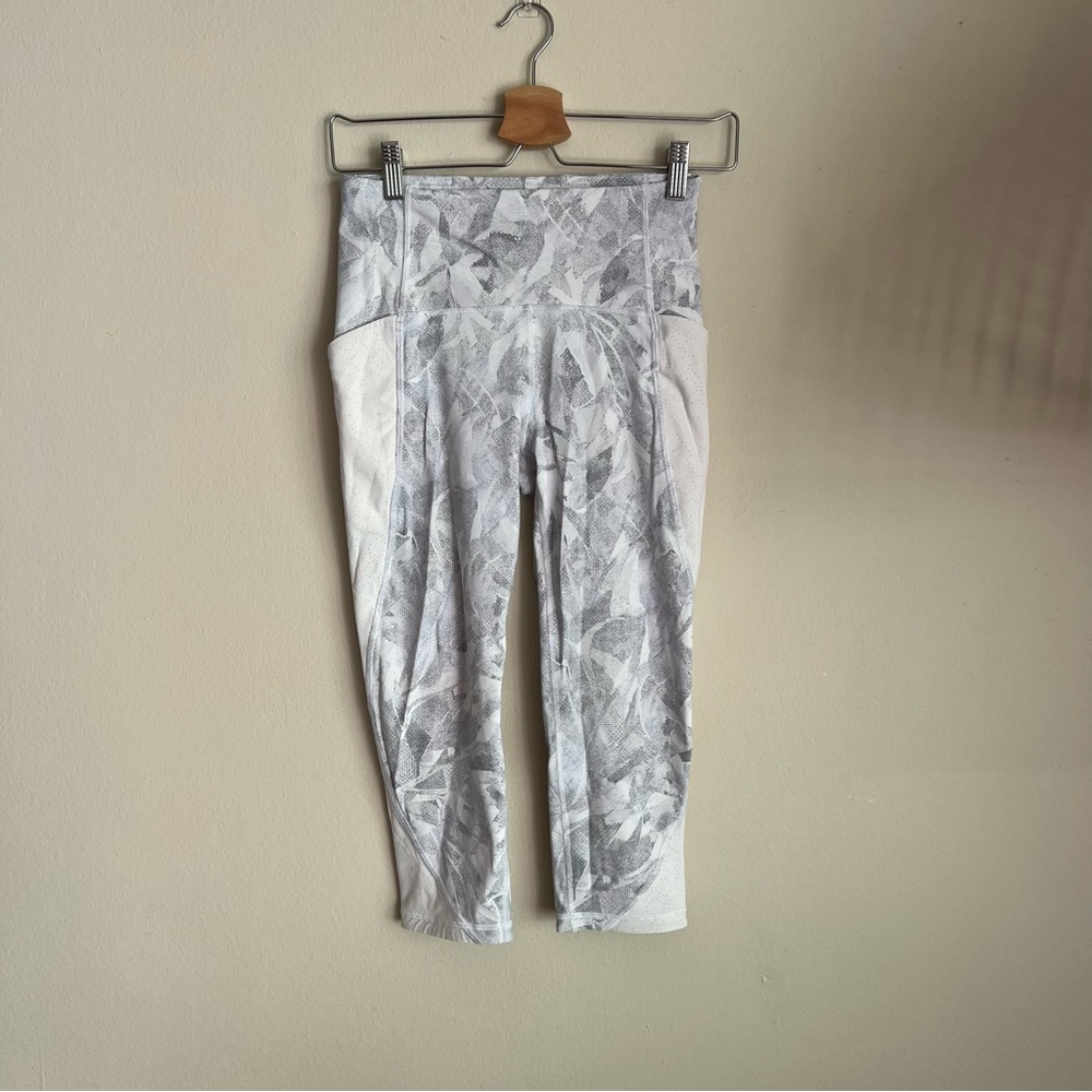 Lululemon breezy dot tight white